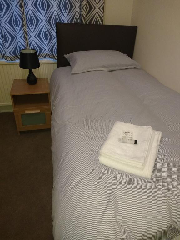 Acton Lodge Guest House Лондон Стая снимка
