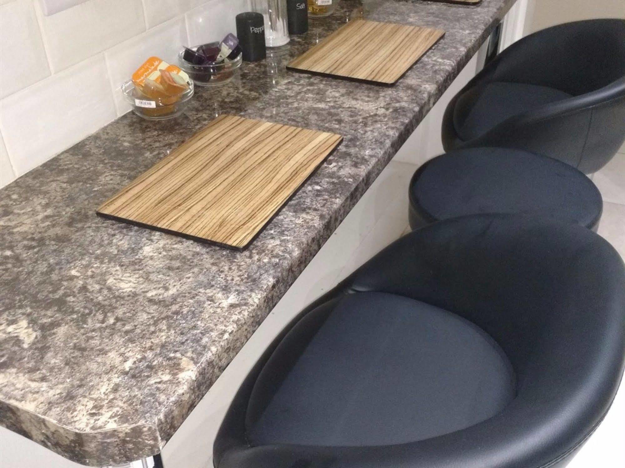 Acton Lodge Guest House Лондон Екстериор снимка