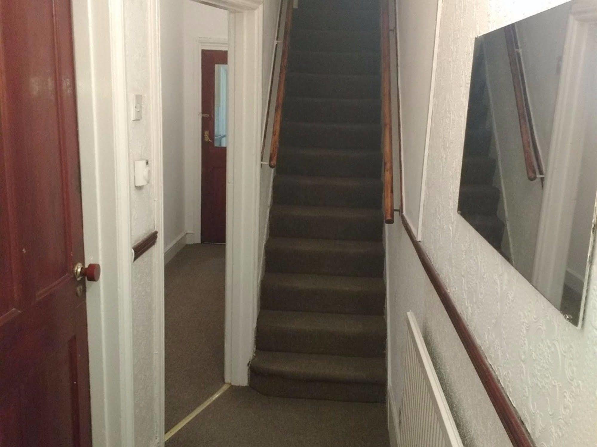 Acton Lodge Guest House Лондон Екстериор снимка