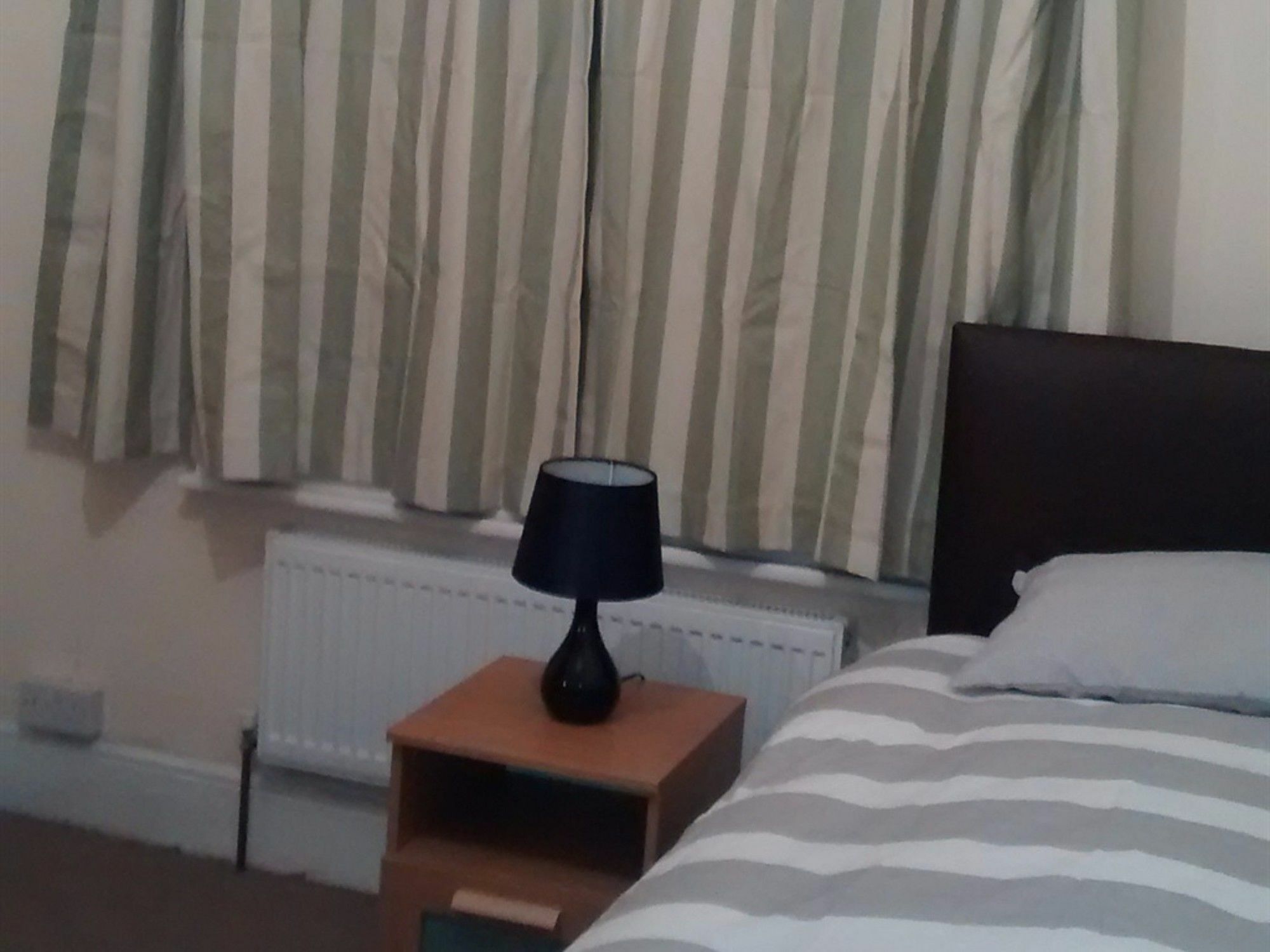 Acton Lodge Guest House Лондон Екстериор снимка