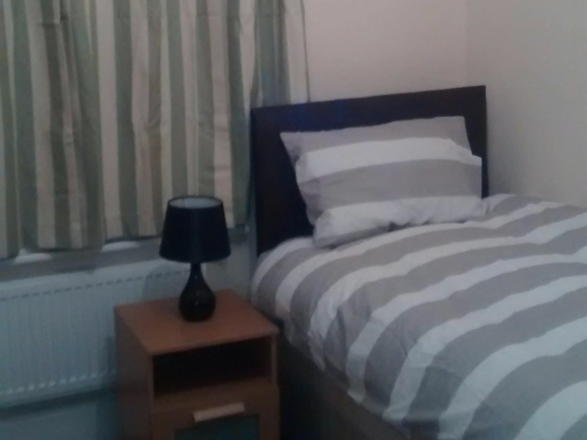 Acton Lodge Guest House Лондон Екстериор снимка